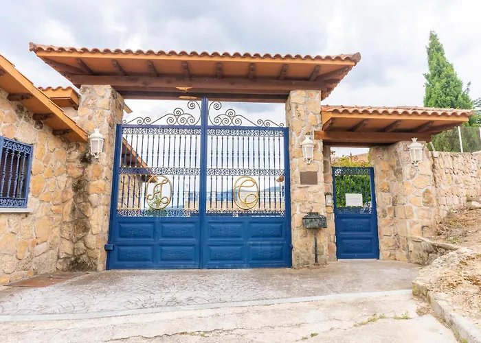 Mansión con Jacuzzi a 40 grados, gran piscina y Pádel